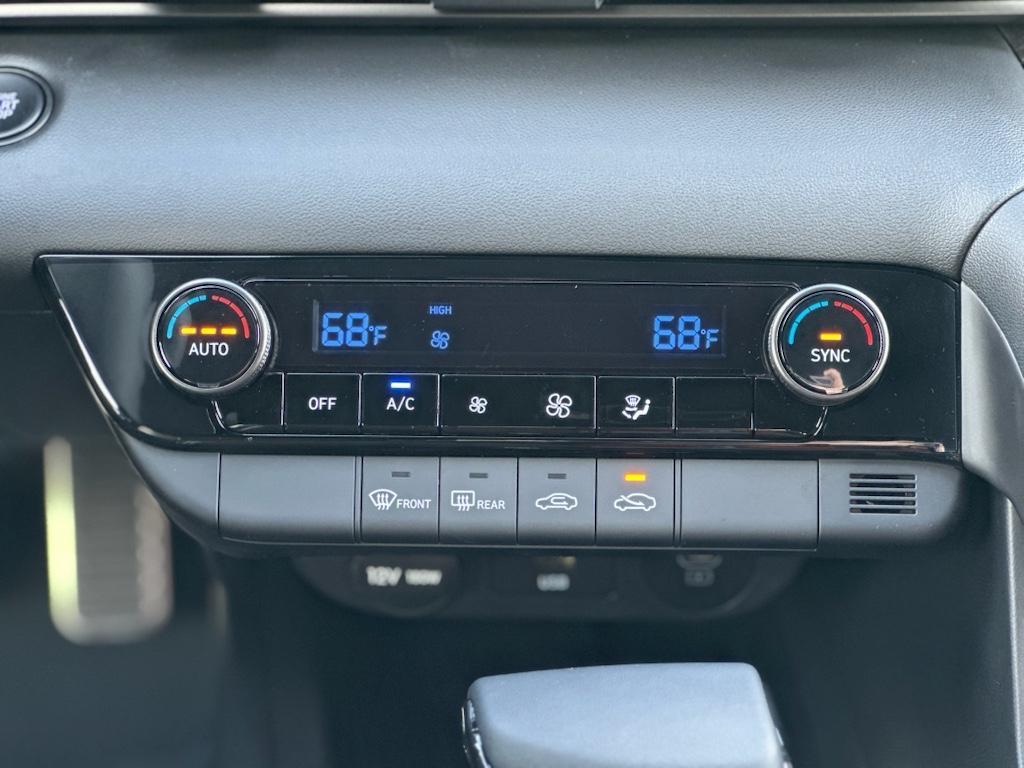 new 2025 Hyundai Elantra car, priced at $23,175