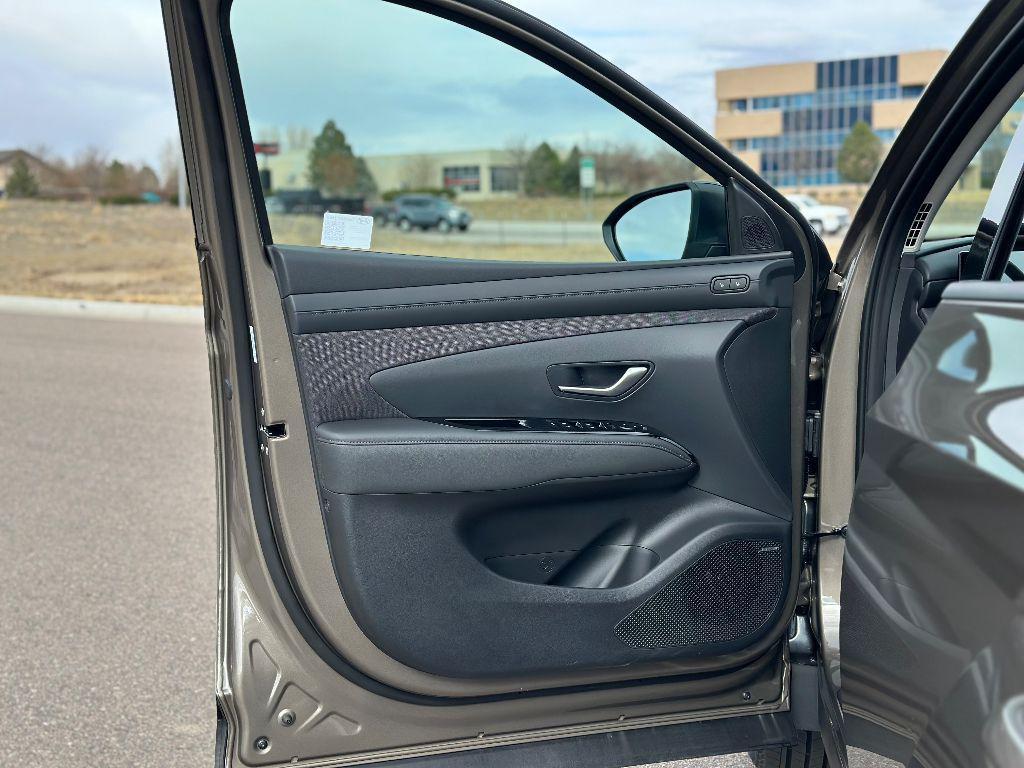 new 2025 Hyundai TUCSON Hybrid car, priced at $40,357