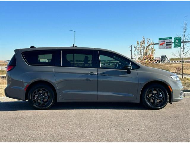 used 2023 Chrysler Pacifica Hybrid car, priced at $33,991