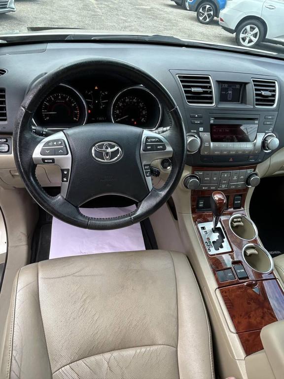 used 2011 Toyota Highlander car, priced at $12,988