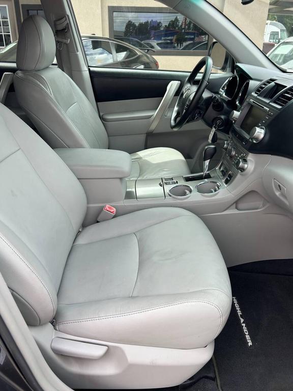 used 2012 Toyota Highlander car, priced at $13,988