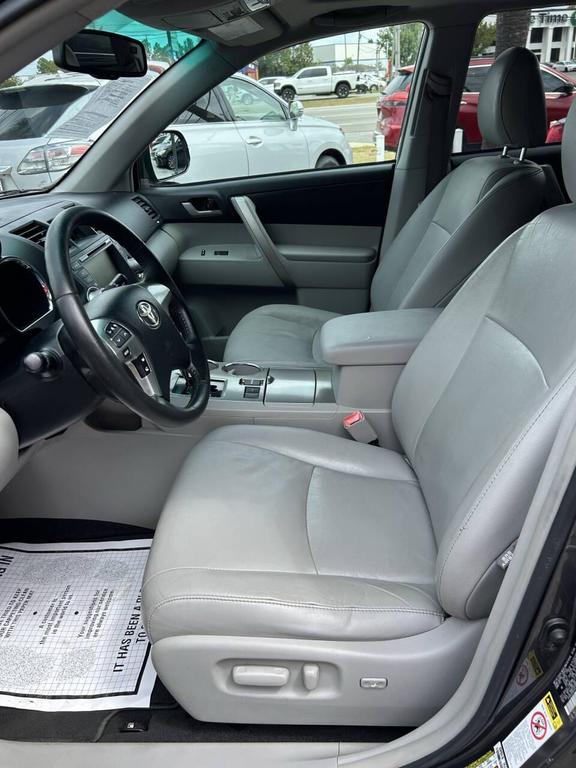 used 2012 Toyota Highlander car, priced at $13,988