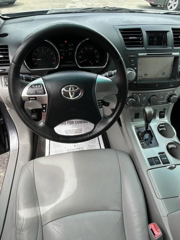 used 2012 Toyota Highlander car, priced at $13,988