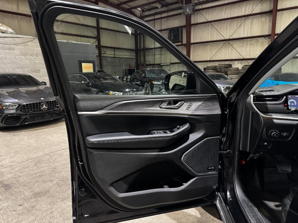 used 2023 Jeep Grand Cherokee car, priced at $31,499