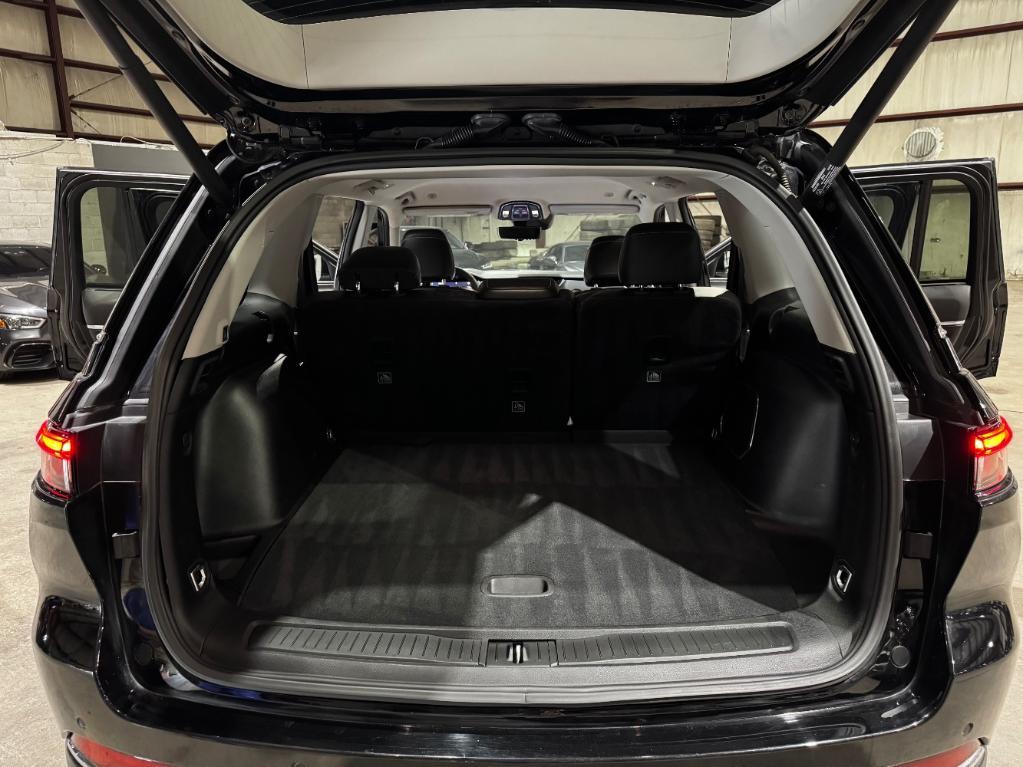 used 2023 Jeep Grand Cherokee car, priced at $31,499
