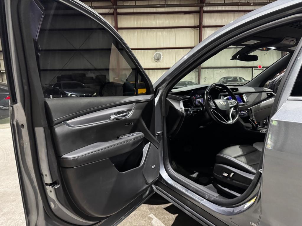 used 2022 Cadillac XT6 car, priced at $28,999