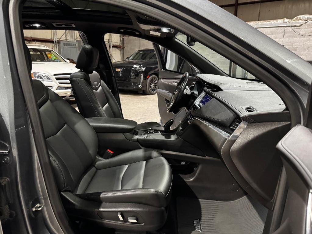 used 2022 Cadillac XT6 car, priced at $28,999