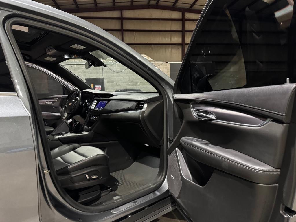 used 2022 Cadillac XT6 car, priced at $28,999