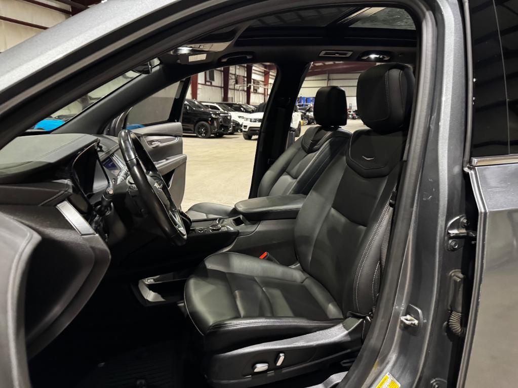 used 2022 Cadillac XT6 car, priced at $28,999