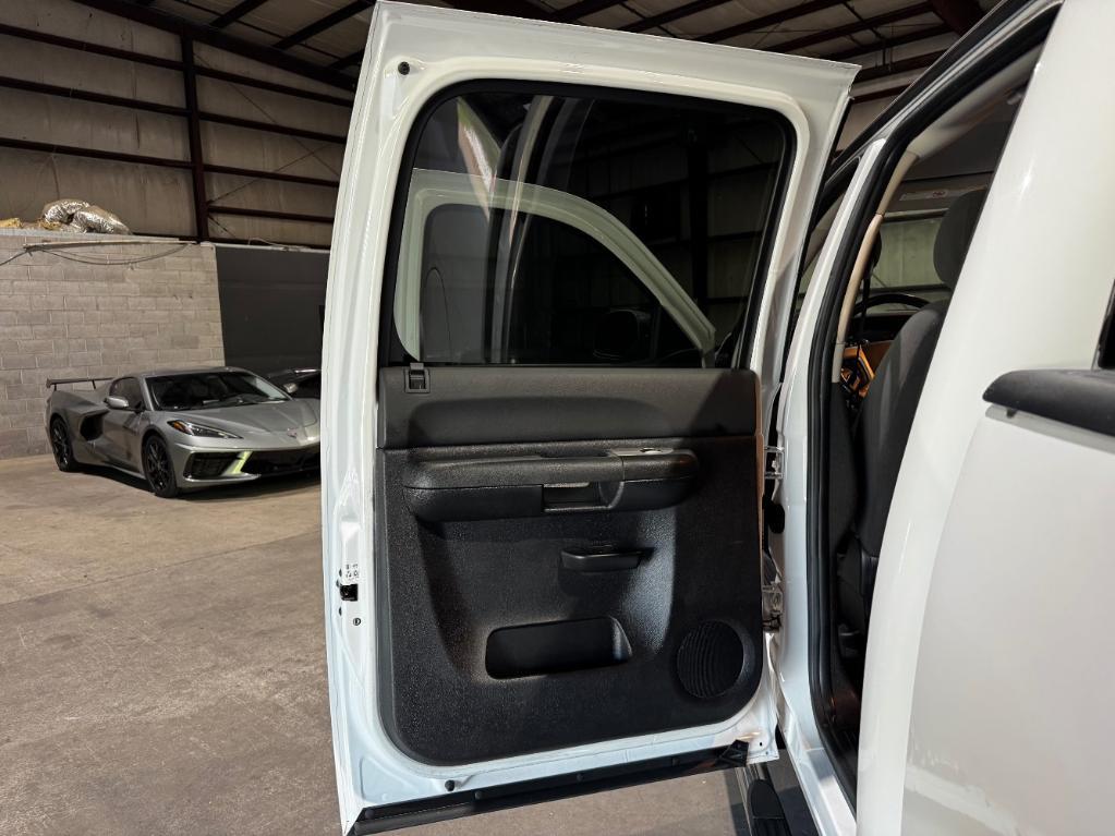 used 2009 GMC Sierra 2500 car, priced at $15,999