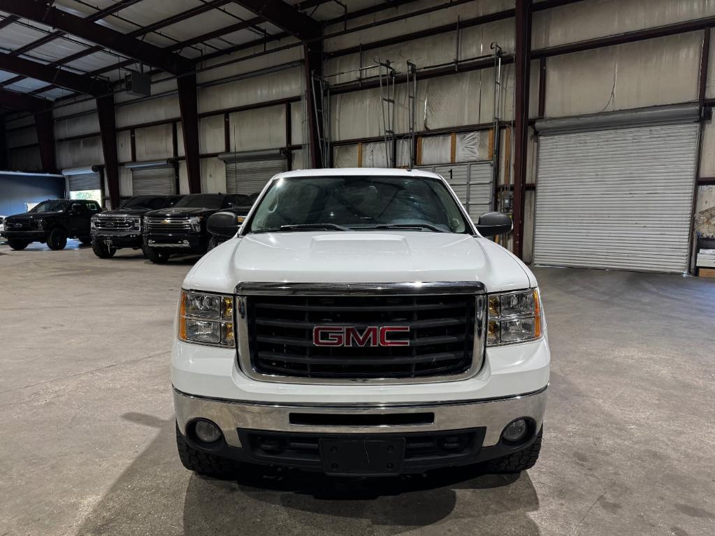 used 2009 GMC Sierra 2500 car, priced at $15,999