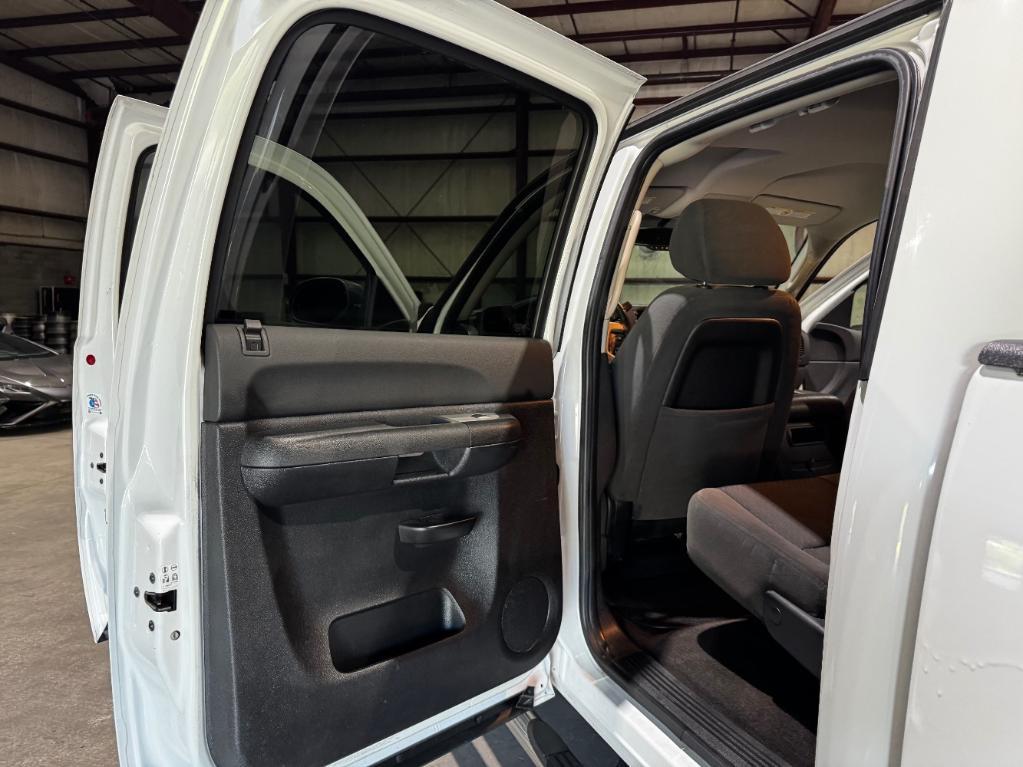 used 2009 GMC Sierra 2500 car, priced at $15,999