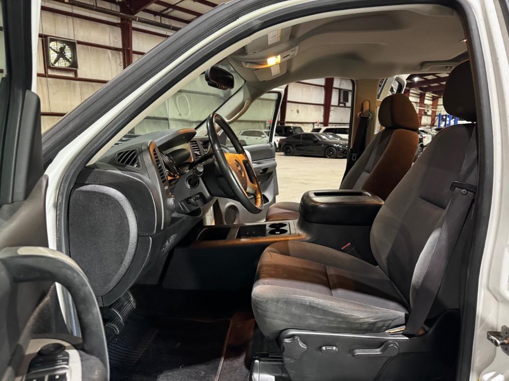 used 2009 GMC Sierra 2500 car, priced at $15,999