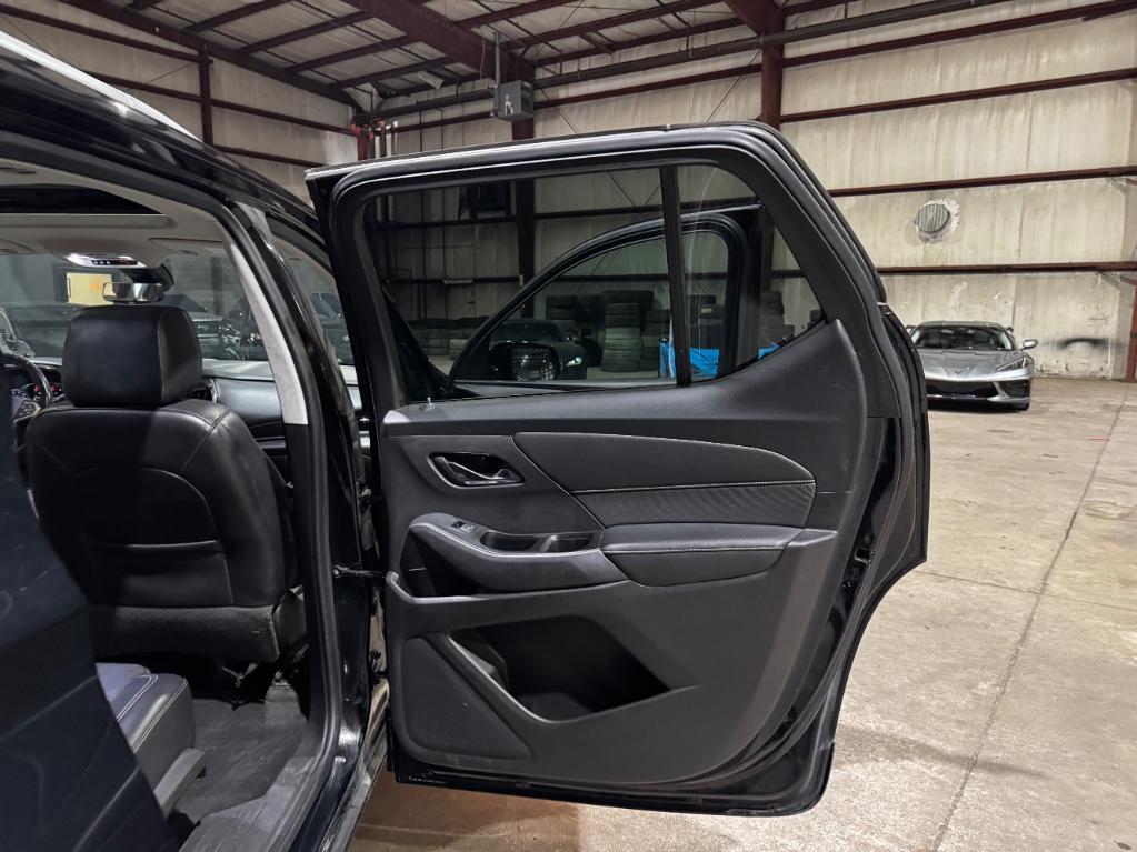 used 2018 Chevrolet Traverse car, priced at $17,499