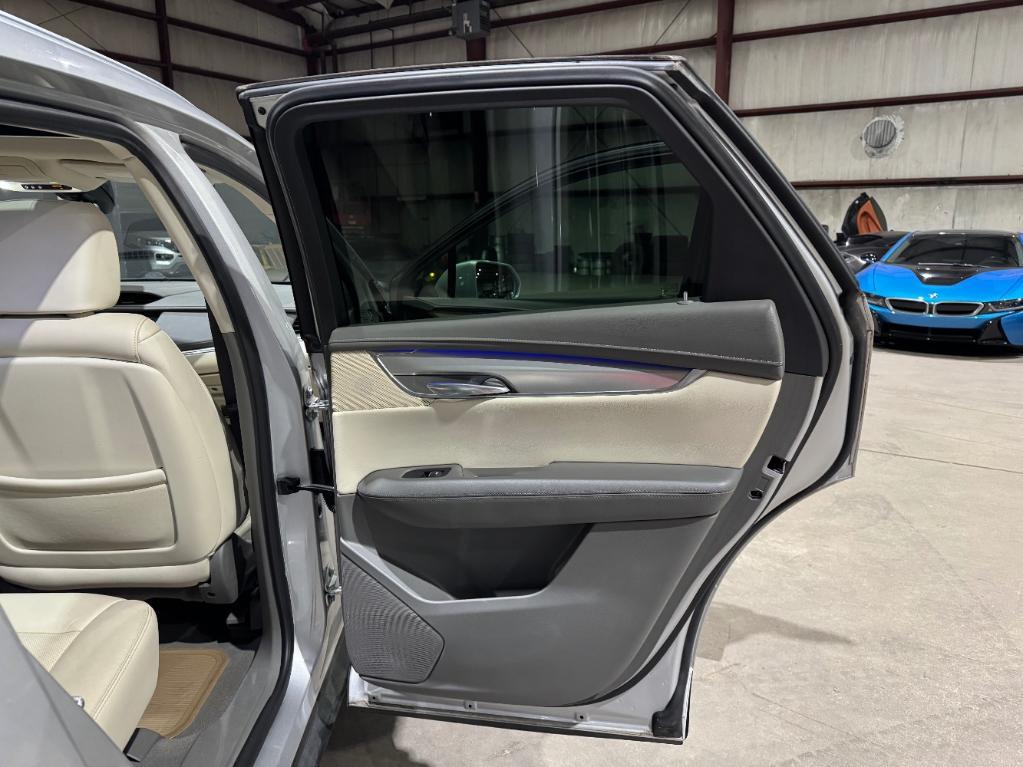 used 2019 Cadillac XT5 car, priced at $19,999