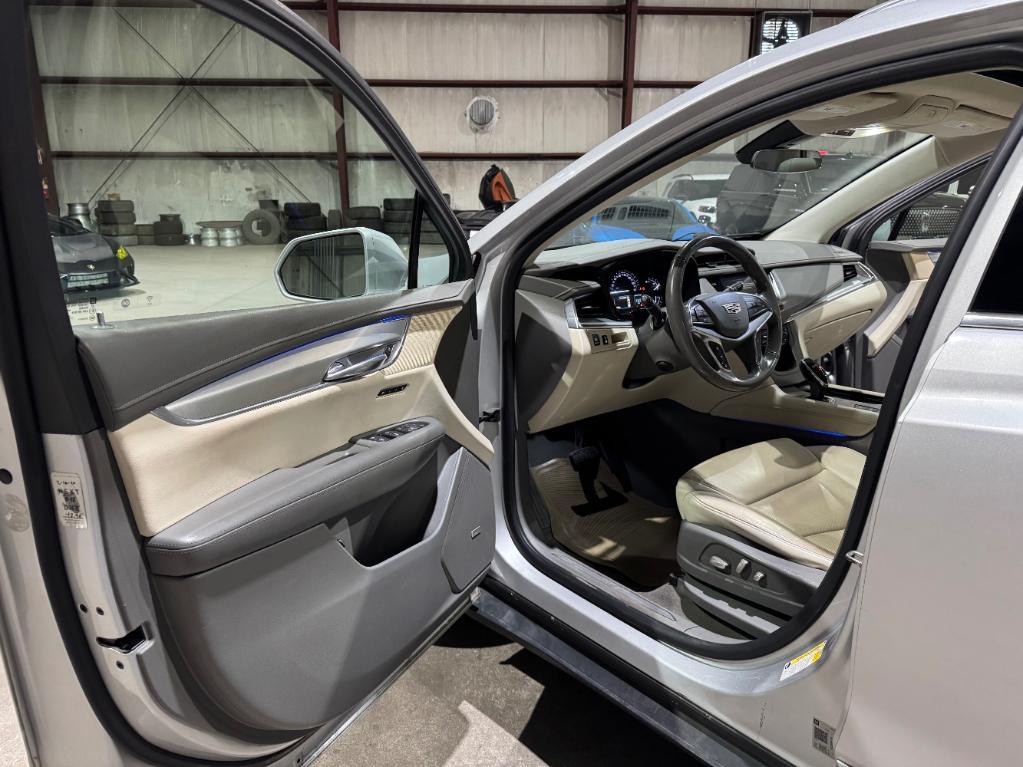 used 2019 Cadillac XT5 car, priced at $19,999