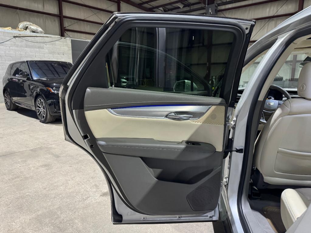 used 2019 Cadillac XT5 car, priced at $19,999