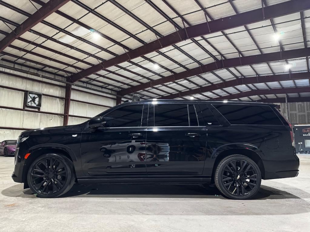 used 2021 Cadillac Escalade ESV car, priced at $54,999