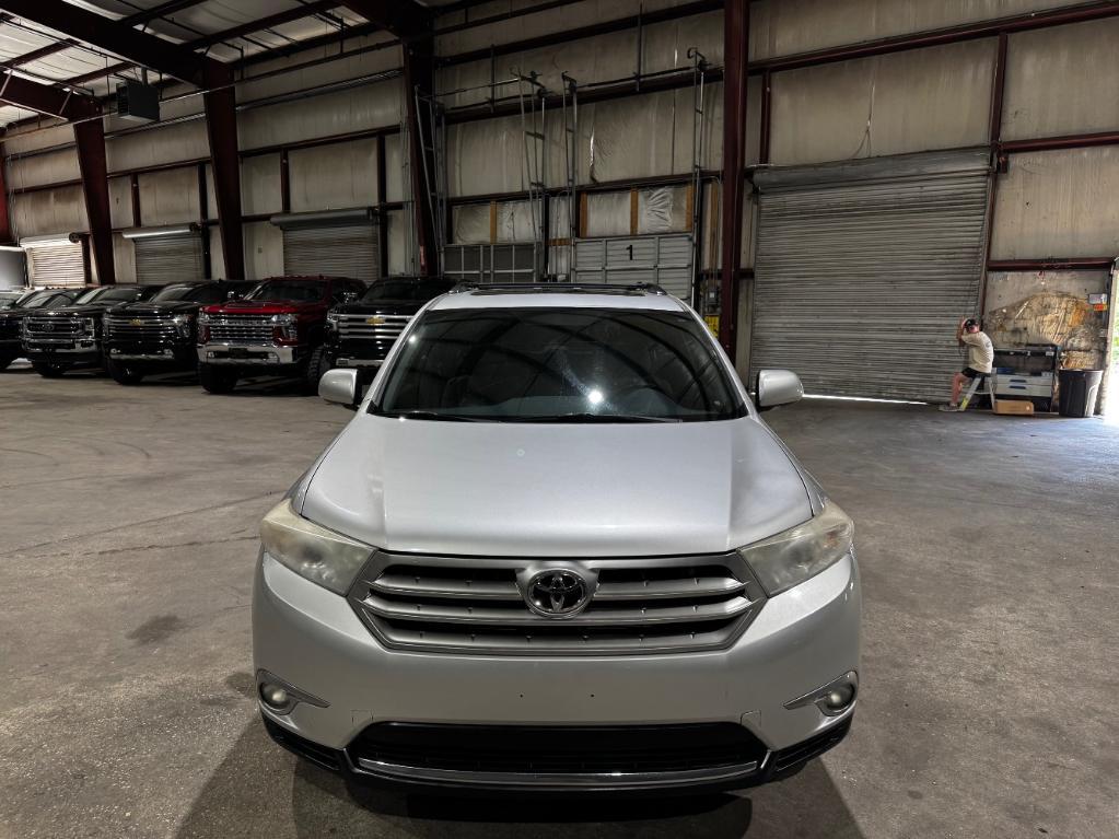 used 2013 Toyota Highlander car, priced at $8,499