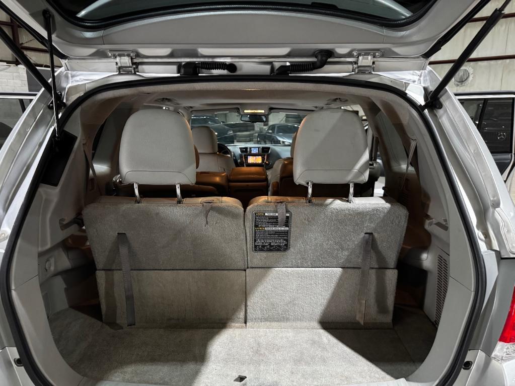 used 2013 Toyota Highlander car, priced at $8,499