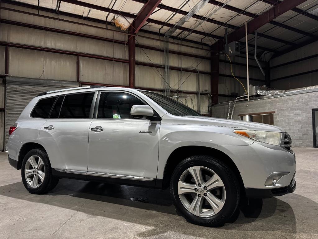 used 2013 Toyota Highlander car, priced at $8,499