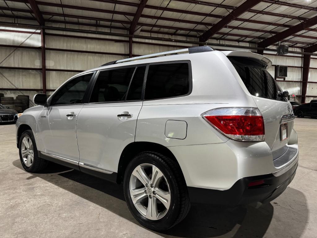 used 2013 Toyota Highlander car, priced at $8,499