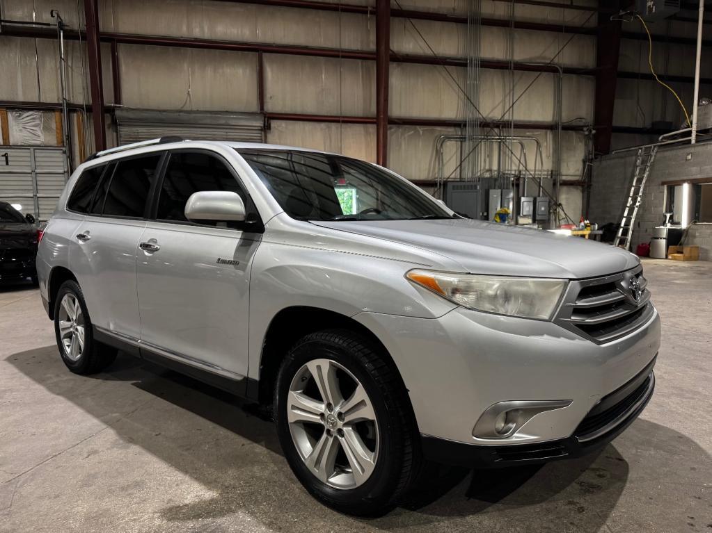 used 2013 Toyota Highlander car, priced at $8,499