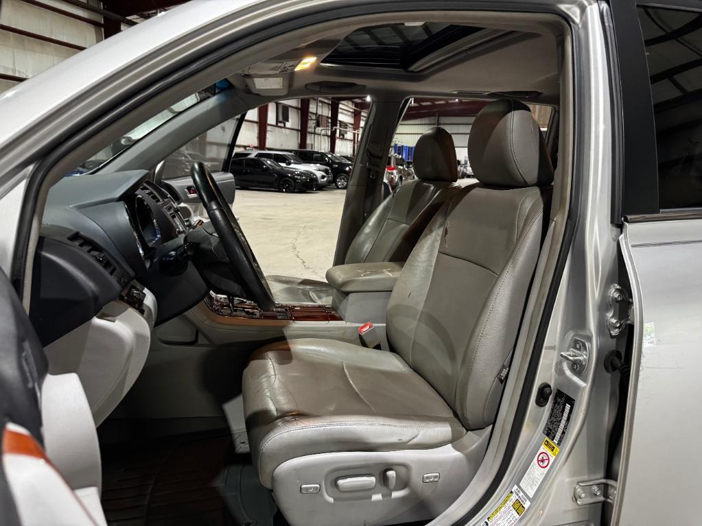used 2013 Toyota Highlander car, priced at $8,499
