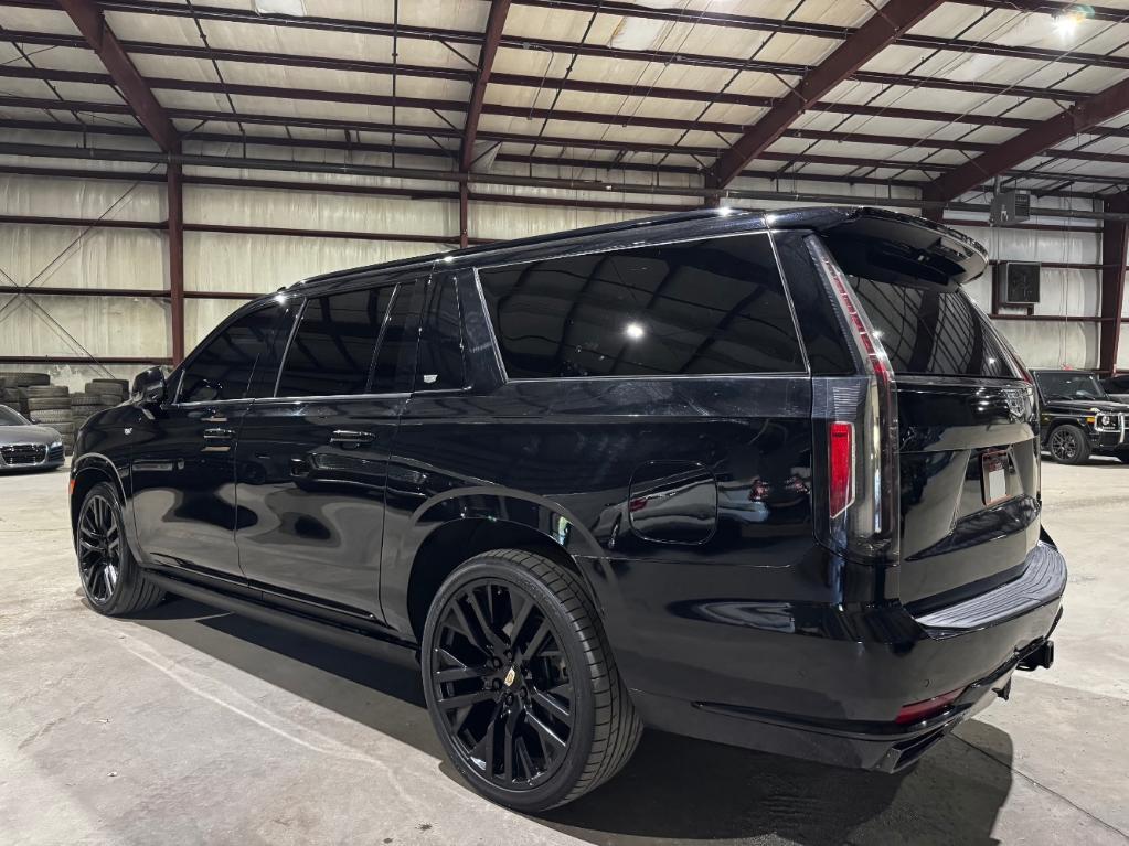 used 2021 Cadillac Escalade ESV car, priced at $58,999