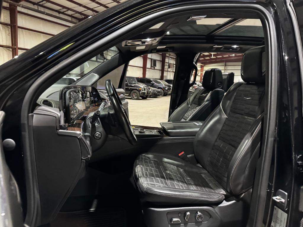 used 2021 Cadillac Escalade ESV car, priced at $58,999