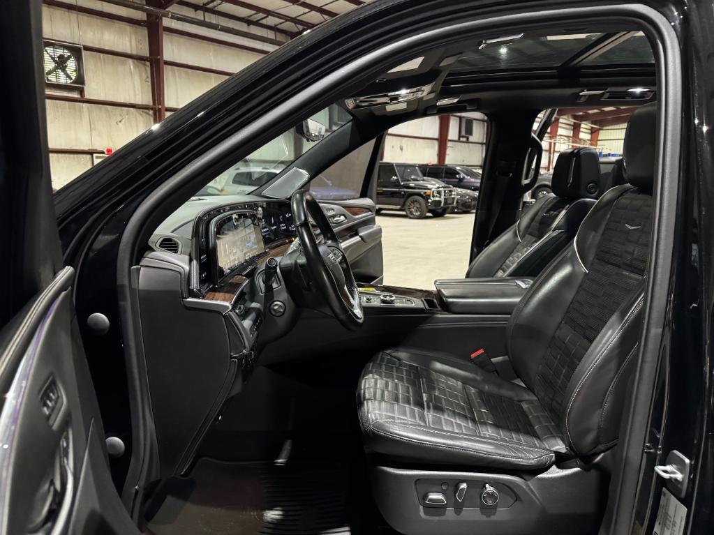 used 2021 Cadillac Escalade ESV car, priced at $58,999