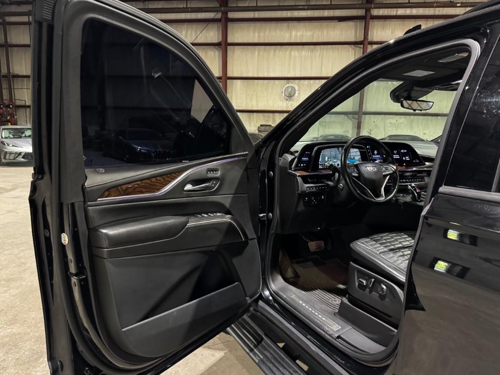 used 2021 Cadillac Escalade ESV car, priced at $58,999