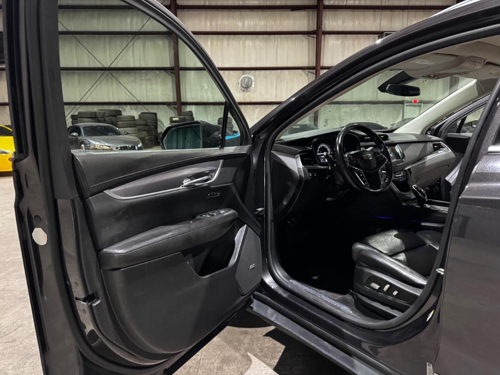 used 2017 Cadillac XT5 car, priced at $17,999