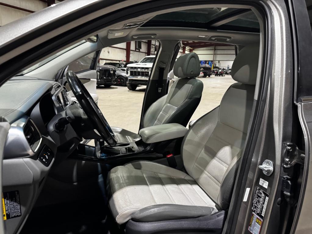 used 2016 Kia Sorento car, priced at $10,999