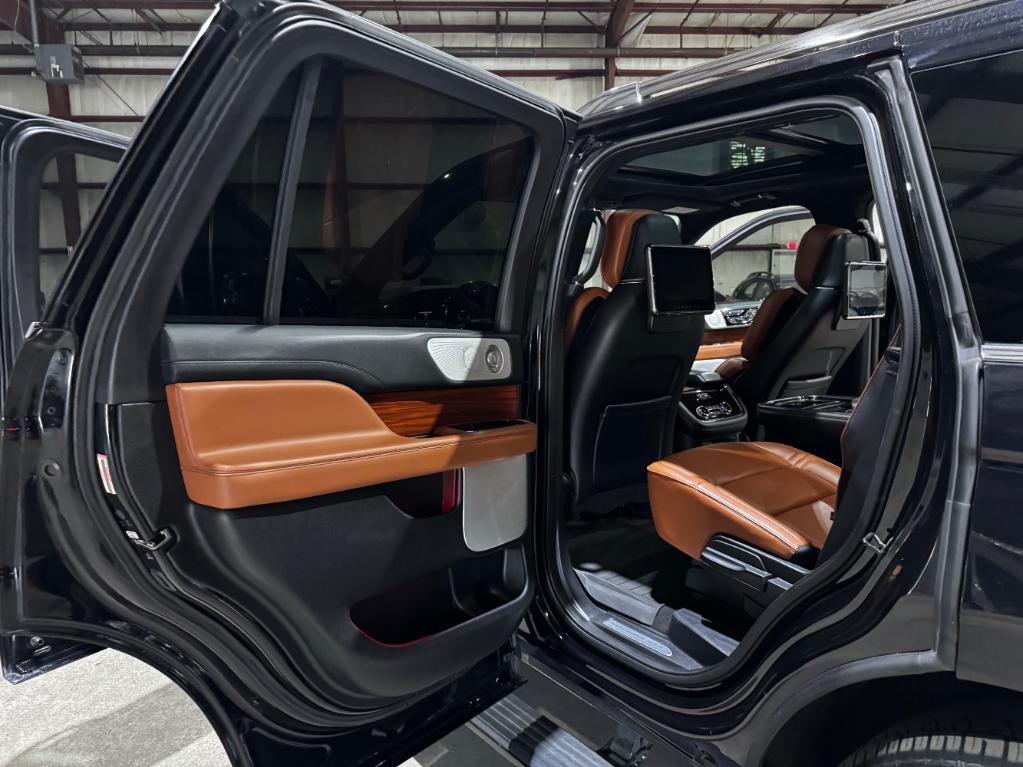 used 2019 Lincoln Navigator car, priced at $37,499