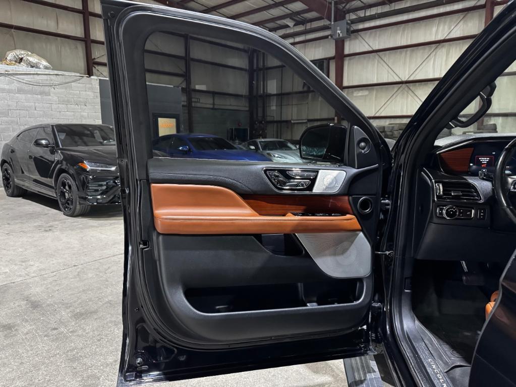 used 2019 Lincoln Navigator car, priced at $37,499