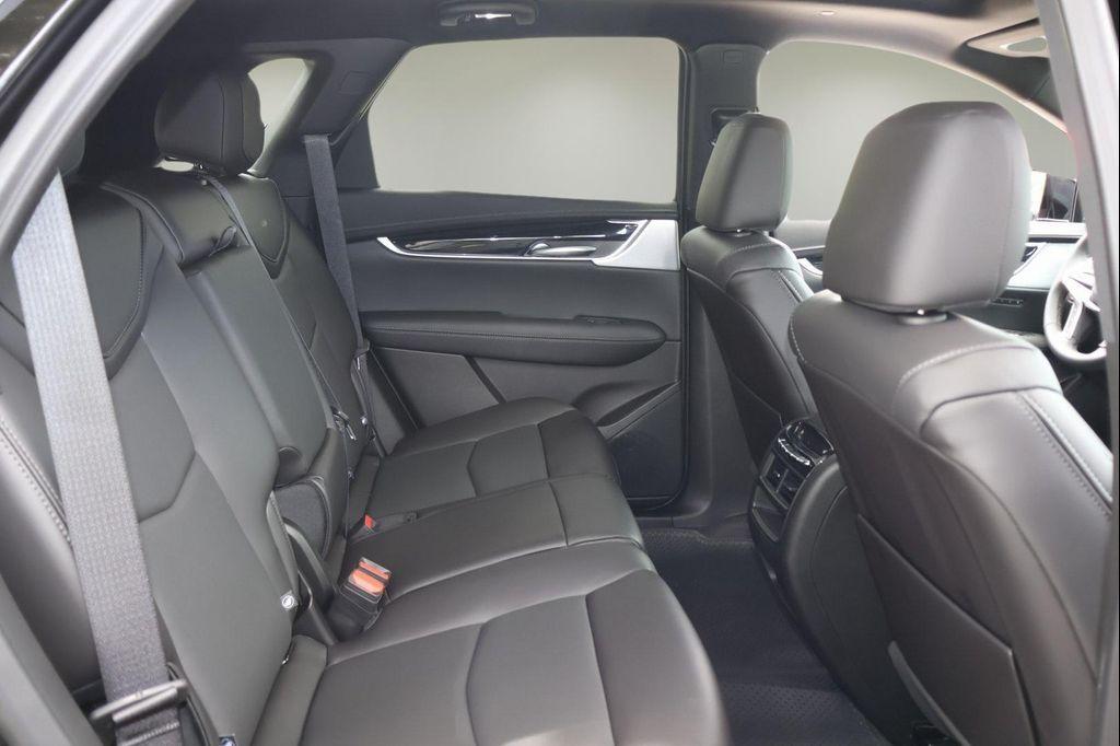 new 2025 Cadillac XT5 car, priced at $52,866
