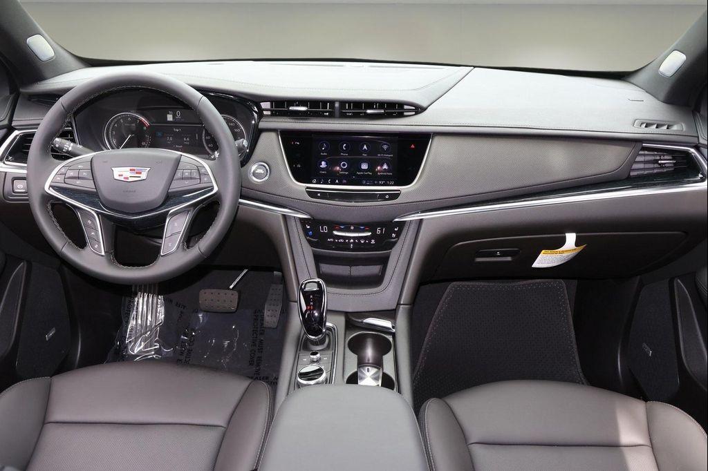 new 2025 Cadillac XT5 car, priced at $52,866