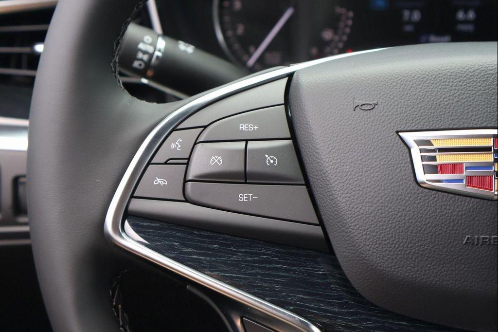 new 2025 Cadillac XT5 car, priced at $52,866