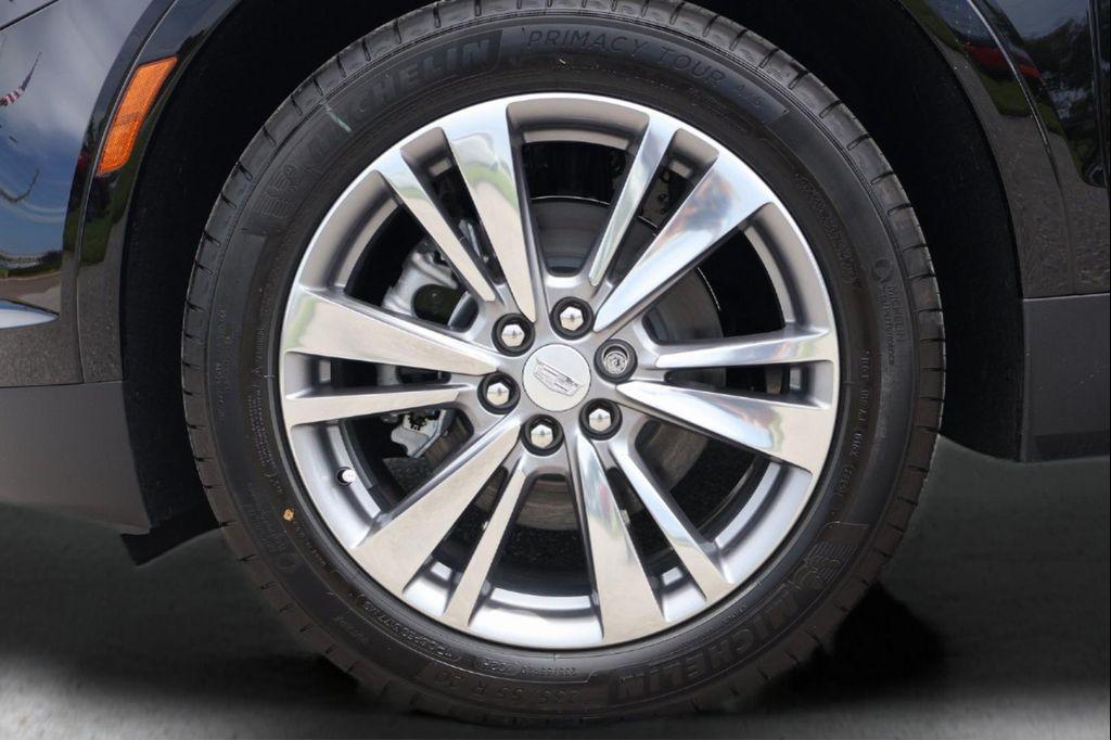 new 2025 Cadillac XT5 car, priced at $52,866