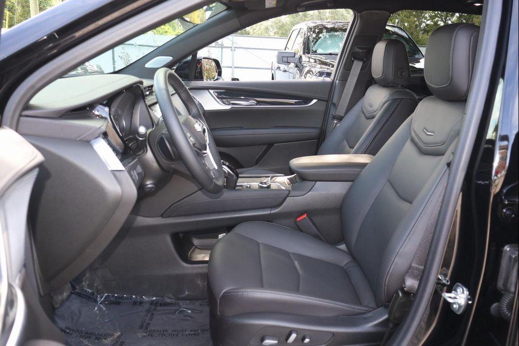 new 2025 Cadillac XT5 car, priced at $48,484