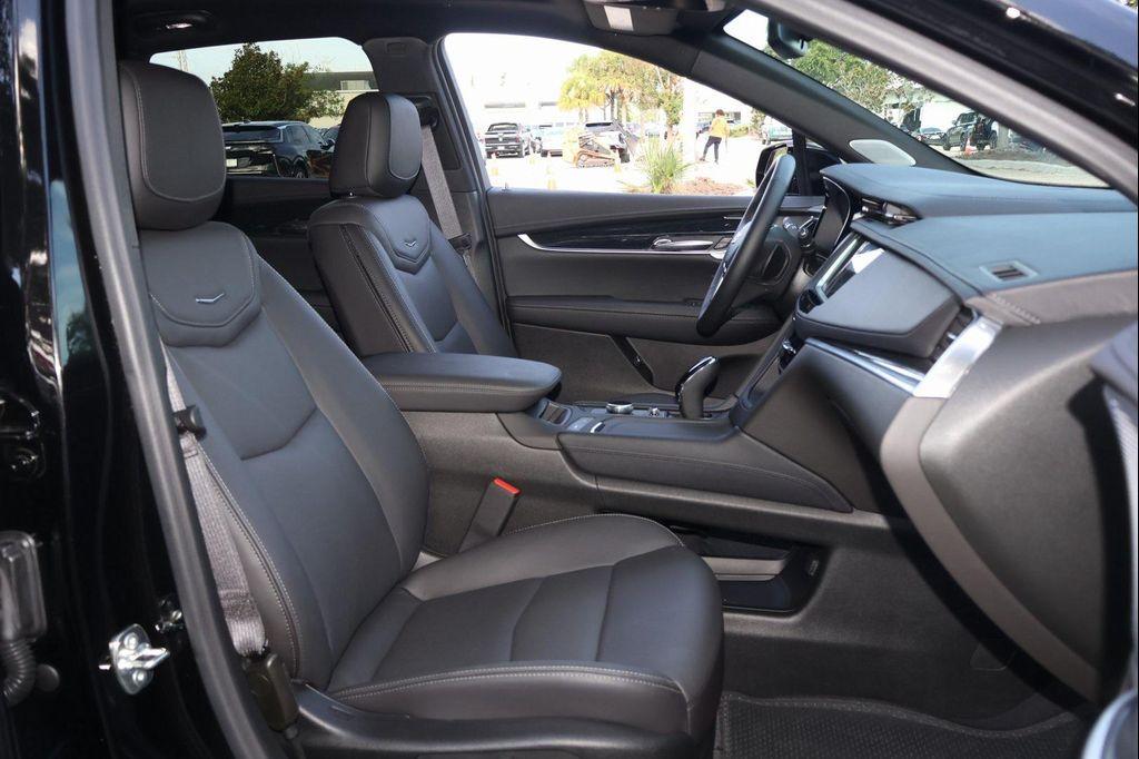 new 2025 Cadillac XT5 car, priced at $48,484