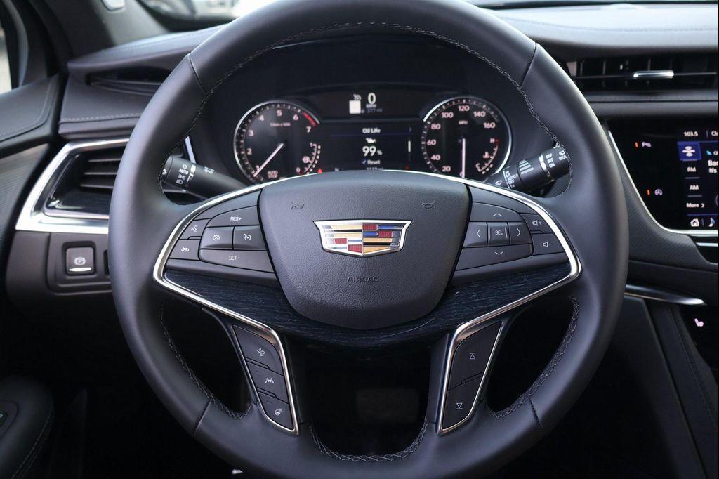 new 2025 Cadillac XT5 car, priced at $48,484