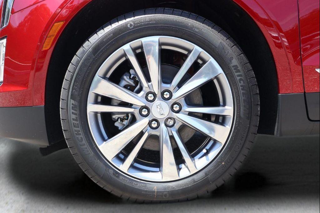 new 2025 Cadillac XT5 car, priced at $50,216
