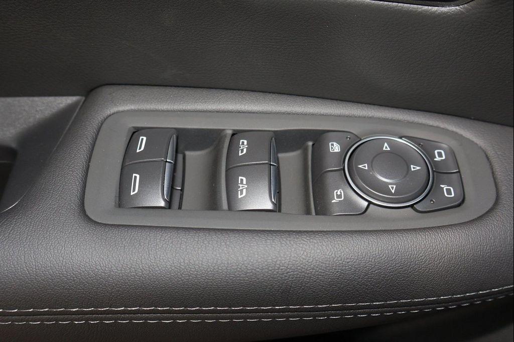 new 2025 Cadillac XT5 car, priced at $50,216