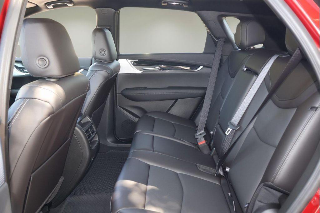 new 2025 Cadillac XT5 car, priced at $50,216