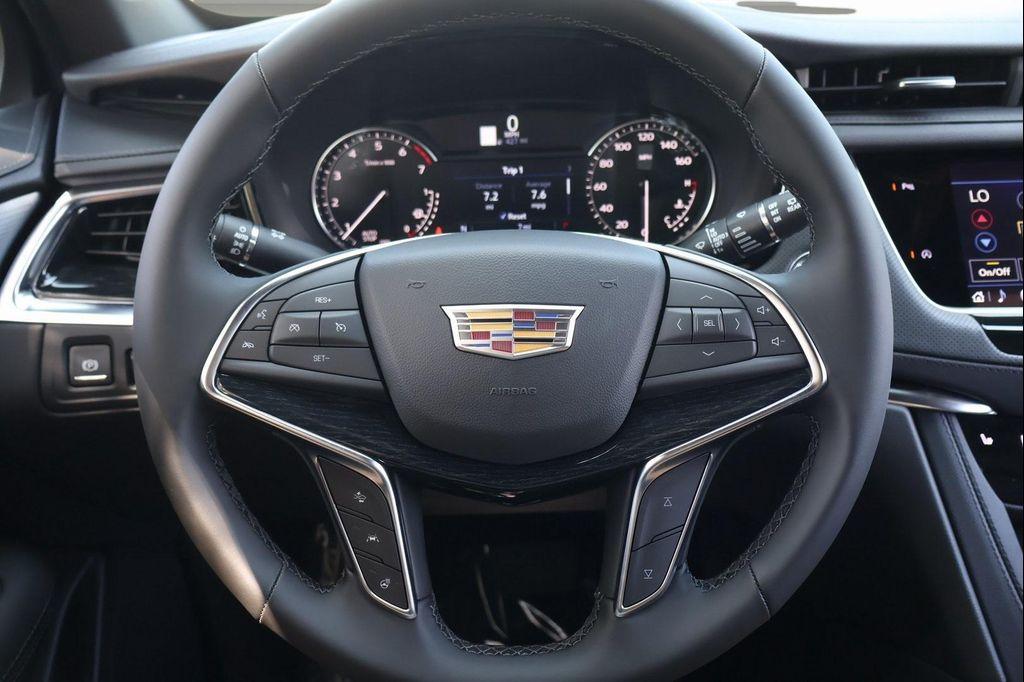 new 2025 Cadillac XT5 car, priced at $50,216