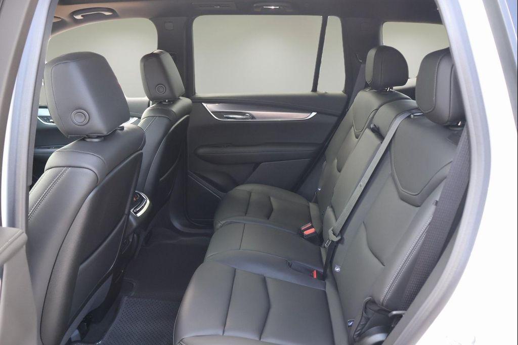 new 2025 Cadillac XT6 car, priced at $48,877