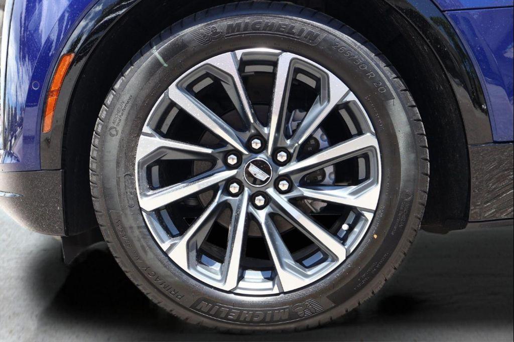 new 2025 Cadillac XT6 car, priced at $48,877