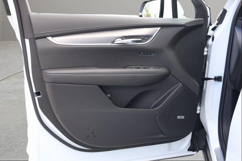 new 2025 Cadillac XT6 car, priced at $48,877